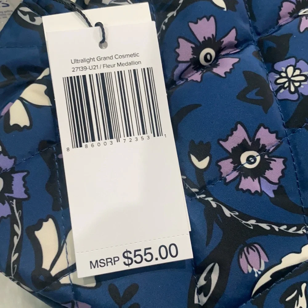 🆕Vera Bradley Ultralight Grand Cosmetic, Fleur Medallion